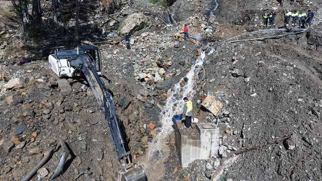 Yağışlarda zarar gören su isale hattı yenileniyor