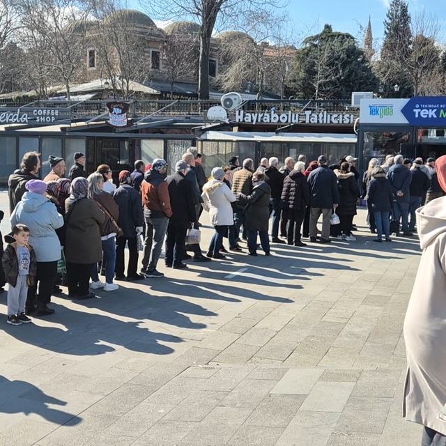 Tekirdağ Büyükşehir Belediyesinin uygun fiyatlı et satışı yoğun talep görüy...