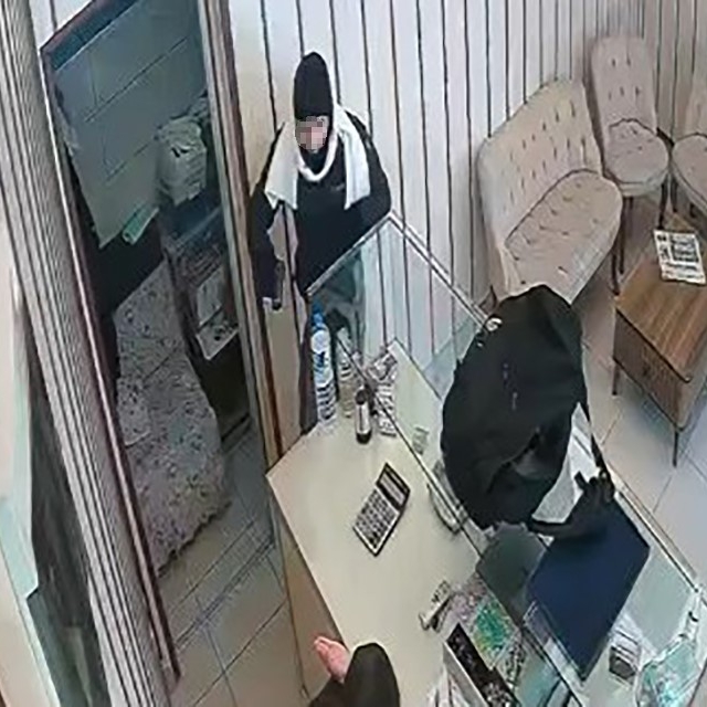 Malatya'da kuyumcu soygunu girişimi kamerada