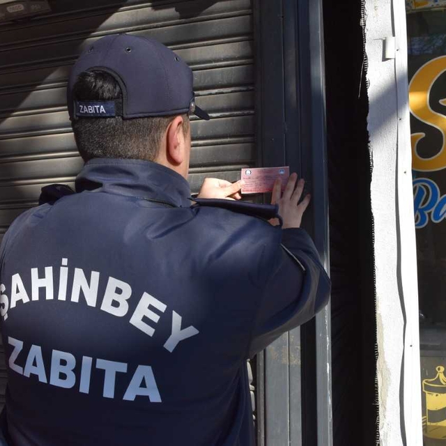 Gaziantep'te son kullanma tarihi geçmiş ürün satan iki iş yerine kapatma ce...