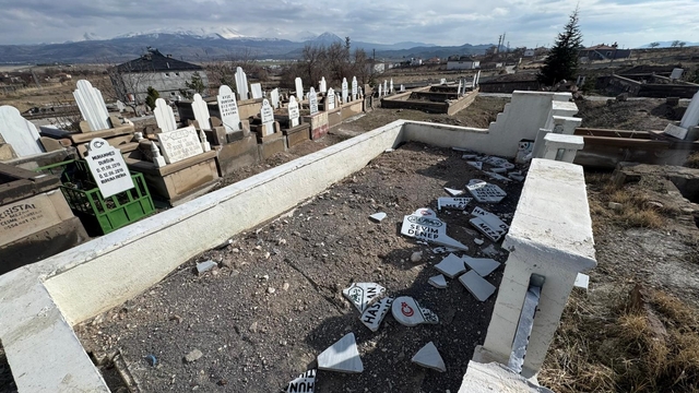 Kayseri'de aile mezarlığına zarar verildi