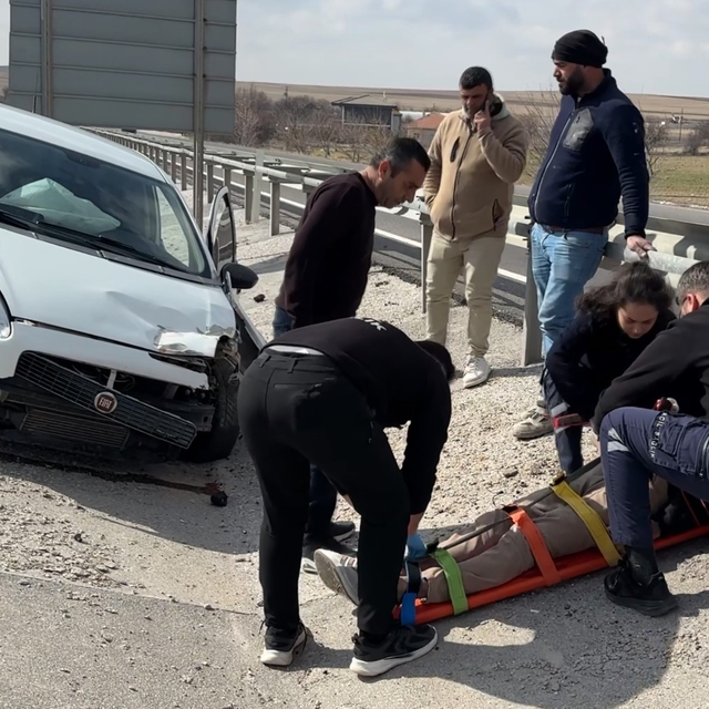 Köyüne gitmek için yola çıktı, kazada yaralanıp hastanelik oldu