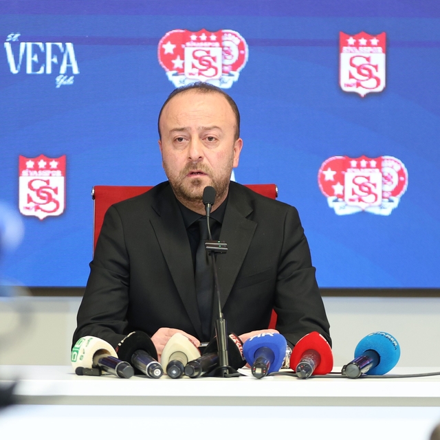 Sivasspor Kulübü Başkanı Özçoban: "Kalan 33 puana talibiz"