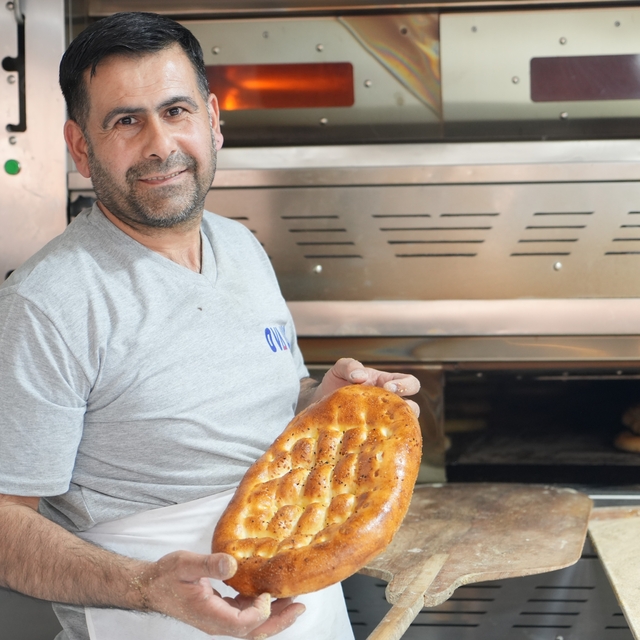 Iğdır'da ramazan pidesi kuyruğu
