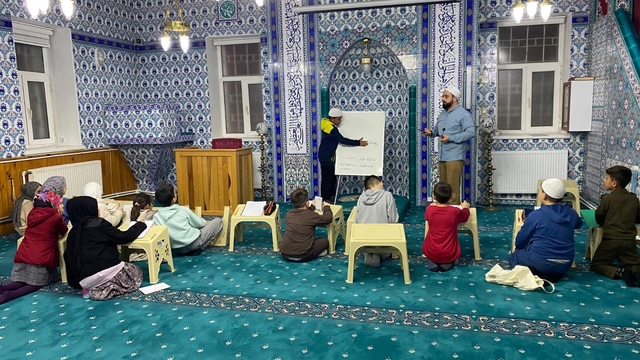 Kırka'da Ramazan neşesi: Camiler çocuklarla çiçek açtı