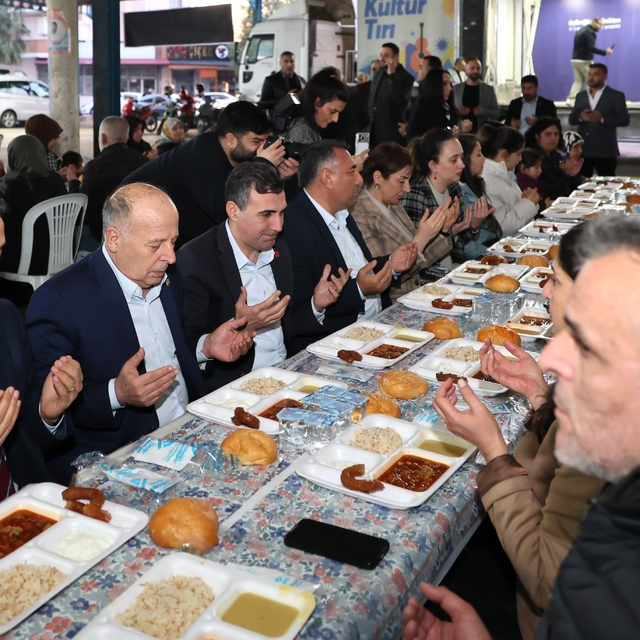Yüreğir Belediyesi'nden Serinevler'de birlik ve beraberlik iftarı