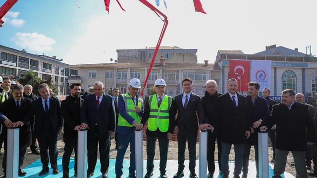 Düzce'de Cedidiye Kent Meydanı Projesi'nin ikinci etabının temeli atıldı