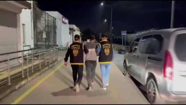 Adana'da kuyumcuyu soyan şüpheli yakalandı