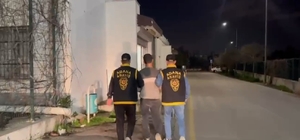 4 altın bileziği gasbeden şüpheli, üzerine kilitlenen dükkanın kapısını kır...