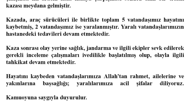 Diyarbakır'da otomobil ile hafif ticari araç kafa kafaya çarpıştı: 5 ölü, 2 yaralı (2)