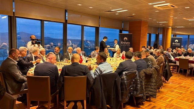 Erciyes Anadolu Holding iftarda basın mensuplarını ağırladı