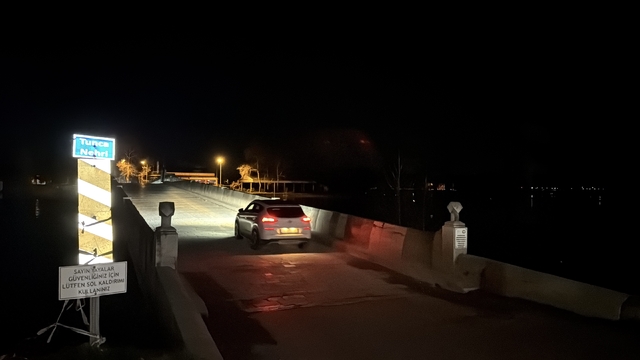 Edirne'de taşkın riski nedeniyle kapatılan Tunca Köprüsü trafiğe açıldı