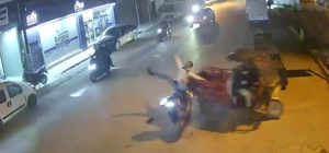 Adana'da 2 motosiklet çarpıştı... Kaza anı kamerada