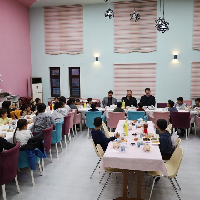 Erzincan Aile ve Sosyal Hizmetler İl Müdürlüğü'nden çocuk evlerinde iftar
