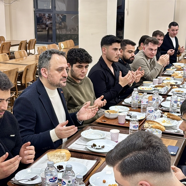 Gençlik ve Spor Bakan Yardımcısı Eminoğlu, Kırşehir'de öğrencilerle sahurda...