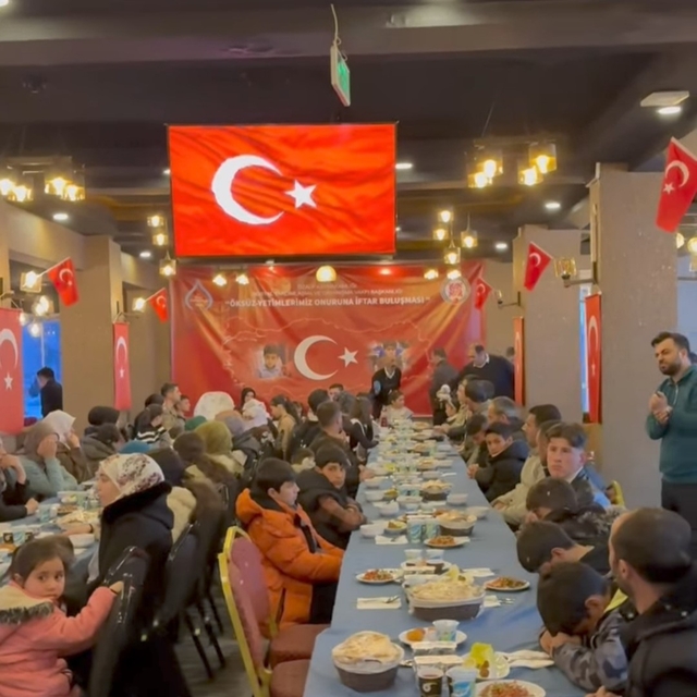 Kaymakam Bulut, yetim ve öksüz çocuklarla iftarda buluştu