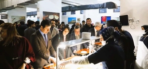 ARÜ Rektörü Emiroğlu, iftarda öğrencilerle buluştu