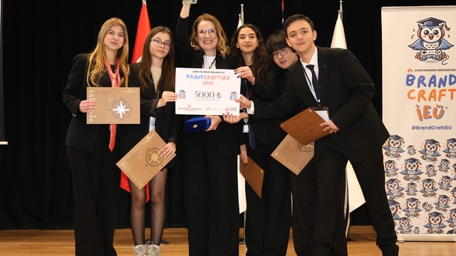 Liseli gençler, en iyi kampanyayı tasarlamak için yarıştı
İEÜ'de 'Brand Craft' heyecanı