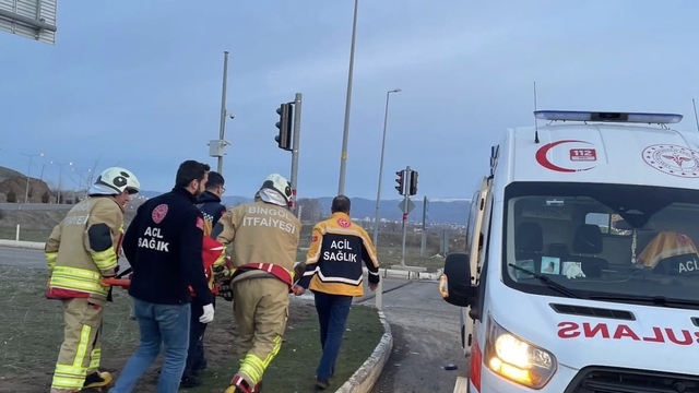 Bingöl'de trafik kazasında araç ters döndü: 1 yaralı
