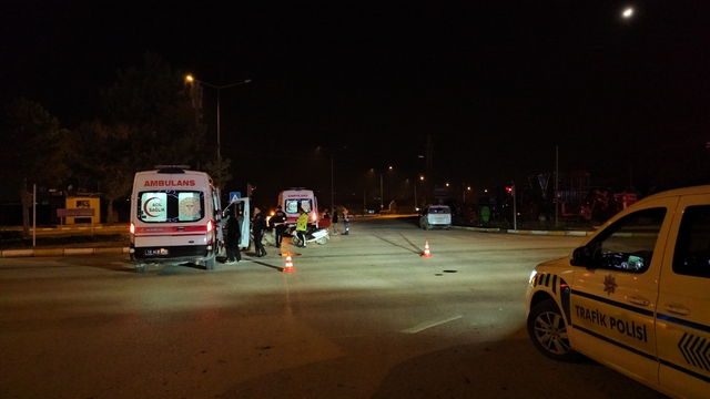 Çorum'da çarpışan iki motosikletin de sürücüsü yaralandı