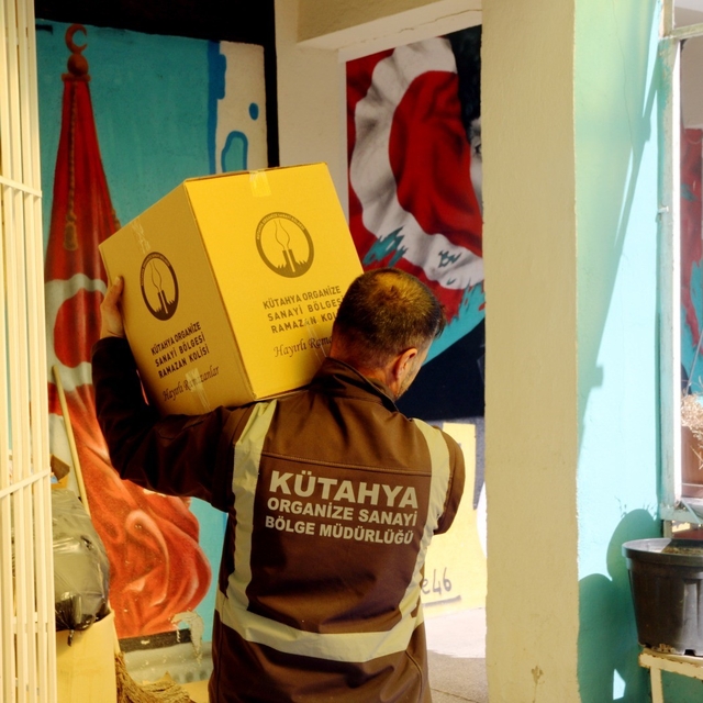 Kütahya OSB'den 400 aileye gıda desteği