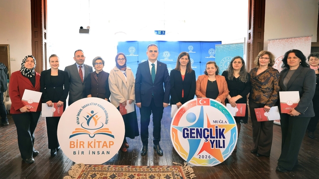 Vali Akbıyık'tan gençler ile 'Gençlik Yılı' buluşması