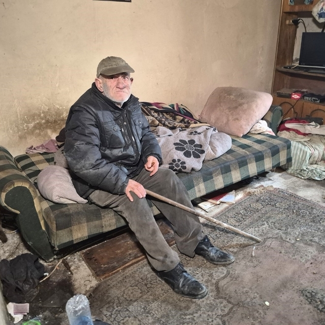 Metruk evde yaşam mücadelesi veren Celal amca huzurevine alındı