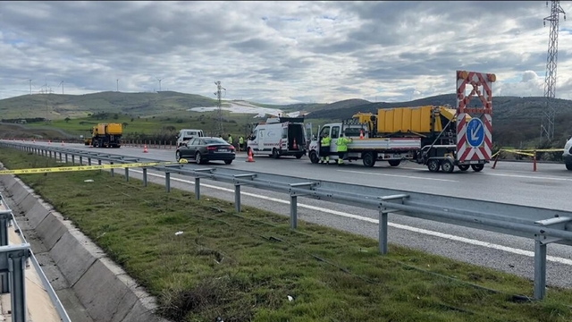 Balıkesir'de kaza kırıma uğrayan F-16 uçağının enkazı kaldırılıyor (2)