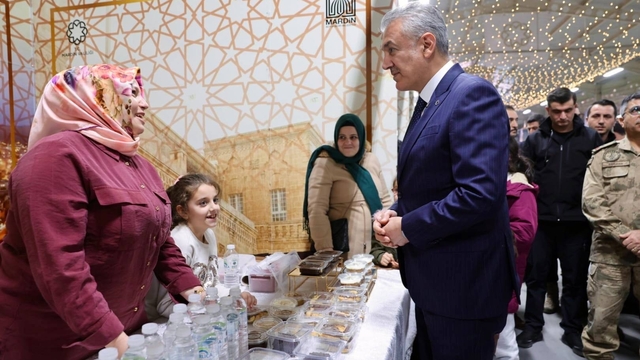 Vali Akkoyun 'Ramazan Sokağını' gezdi