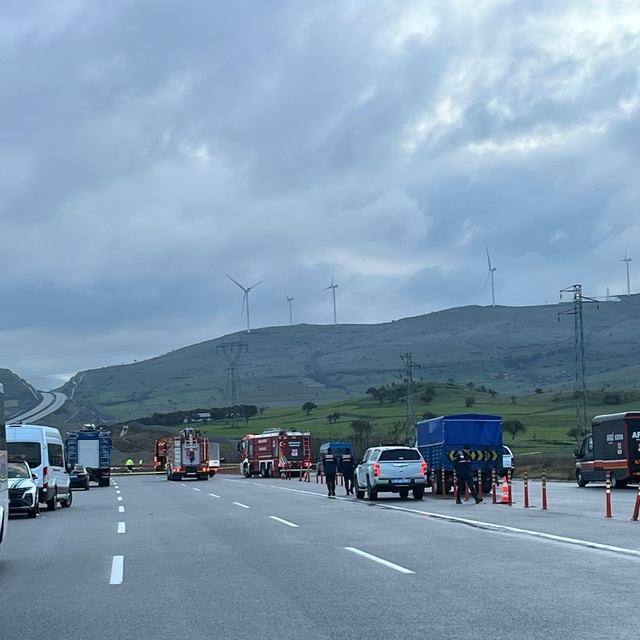 Balıkesir'de F-16 uçağının düştüğü bölgede çalışmalar sabahın ilk ışıklarıy...