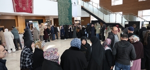 Sivas'ta Mukaddes Emanetler Sergisi'nde uzun kuyruklar oluştu