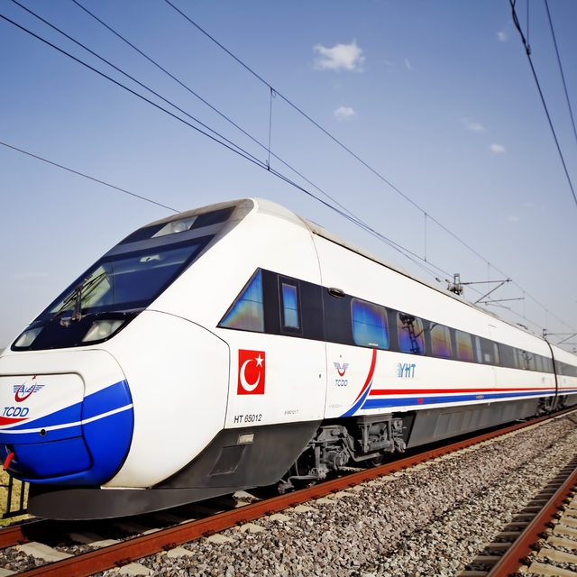 Halkalı-Kapıkule tren hattına elektrik verilecek