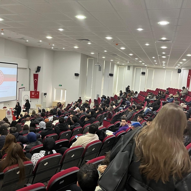Elazığ'da üniversite öğrencilerine şiddet farkındalık semineri