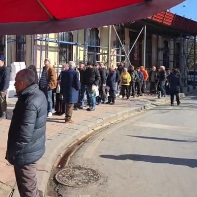 Hamsinin fiyatı 50 TL'ye kadar düştü, balık satışları hızlandı
Ucuza balık...