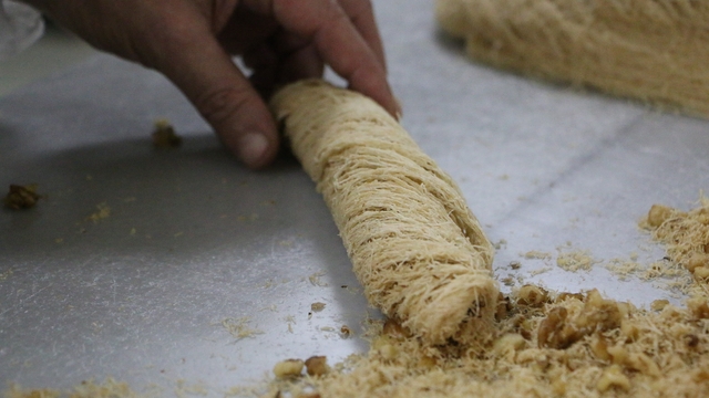 Diyarbakır'da günlük tatlı tüketimi tonları aştı: İşletmeler üç vardiyaya geçti