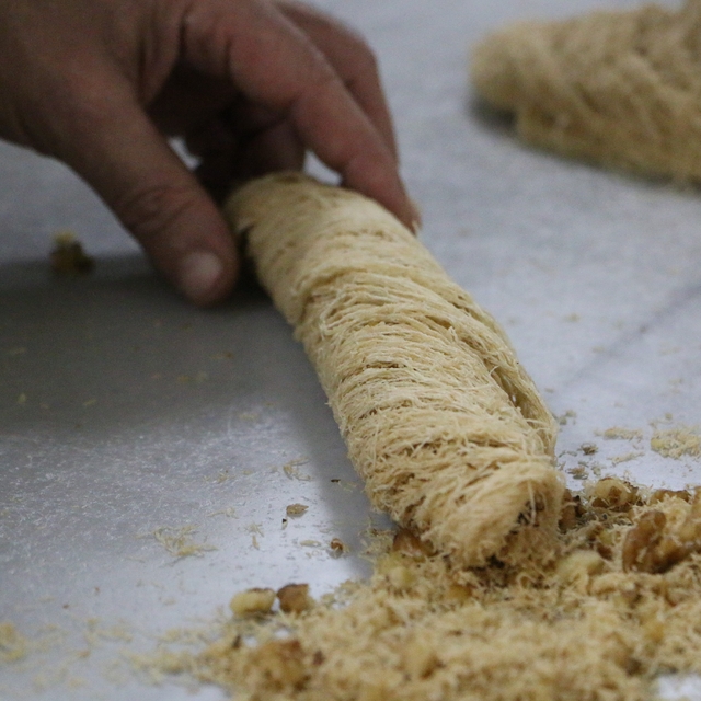 Diyarbakır'da günlük tatlı tüketimi tonları aştı: İşletmeler üç vardiyaya g...