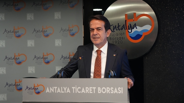 Çandır: "Şiddetli yağmurlardan binlerce üreticimiz doğrudan mağdur oldu"
10 bin dekarın üzerinde örtüaltı alanı, 4 bin dekarın üzerinde meyve bahçesi ve tarla etkilendi