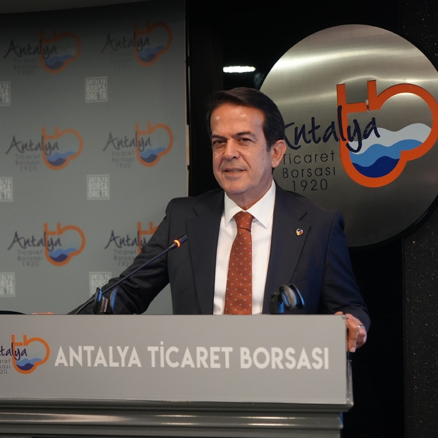 Çandır: "Şiddetli yağmurlardan binlerce üreticimiz doğrudan mağdur oldu"
10...