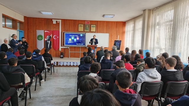 Bafra'da ortaokul öğrencilerine "dijital güvenlik" eğitimi