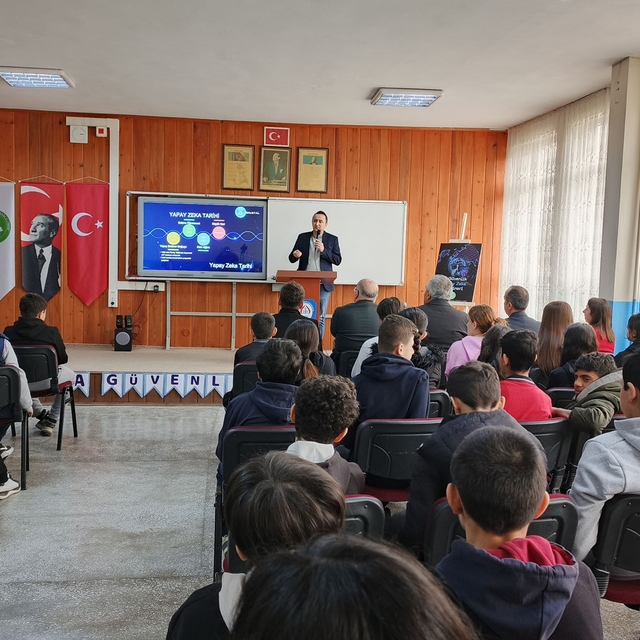 Bafra'da ortaokul öğrencilerine "dijital güvenlik" eğitimi