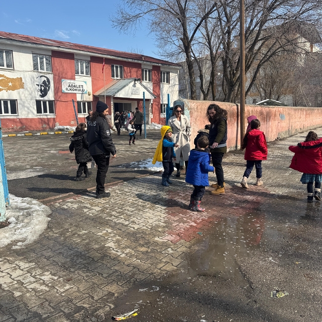 Ağrı'da öğrencilerin güvenliği için okul çevreleri gözetim altında tutuluyo...