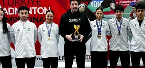 Eskişehirli badmintonculardan Türkiye Şampiyonası’nda madalya yağmuru