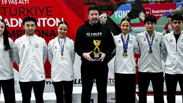 Eskişehirli badmintonculardan Türkiye Şampiyonası'nda madalya yağmuru