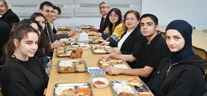 Kaymakam Doğru, öğrencilerle iftar sofrasında buluştu