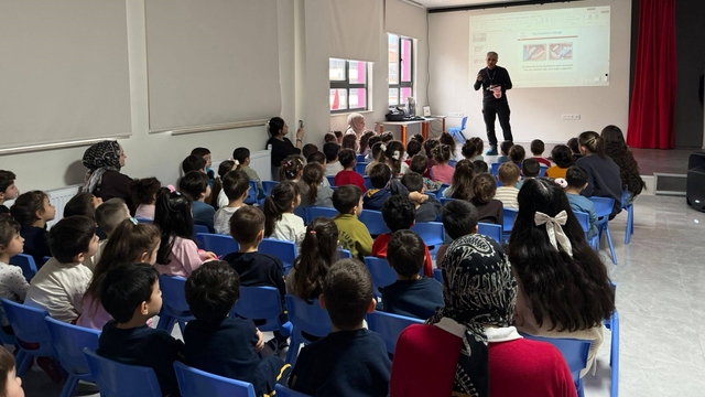 Amasya'da anaokulu öğrencilerine ağız ve diş sağlığı anlatıldı