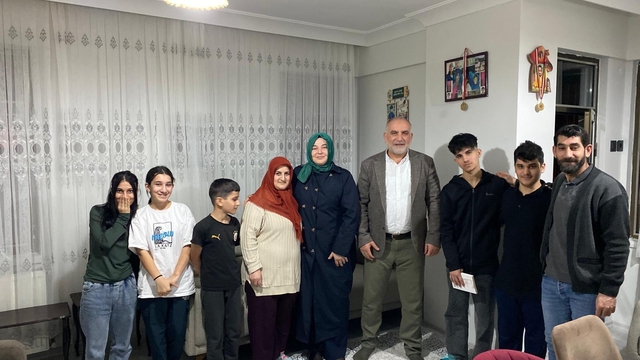 Başkan Sandıkçı'dan 'çat kapı' iftar