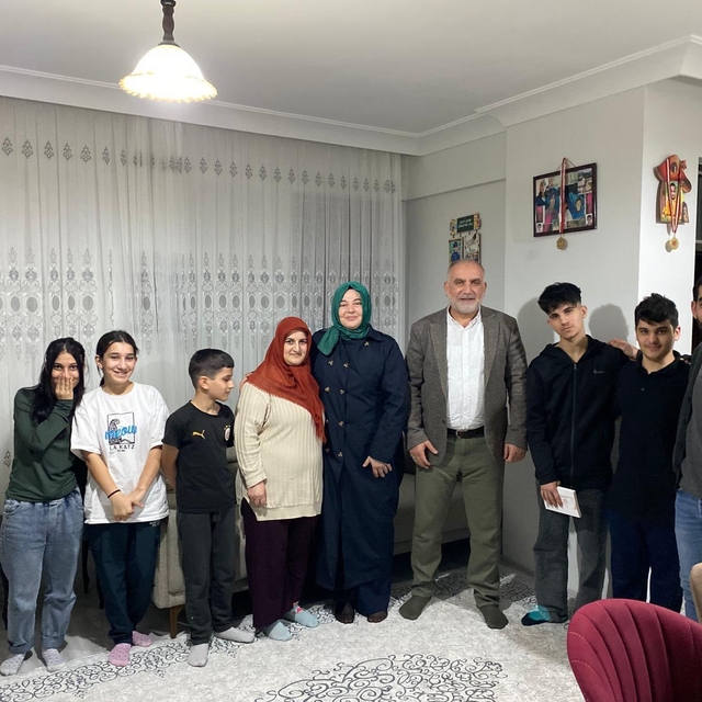 Başkan Sandıkçı'dan 'çat kapı' iftar