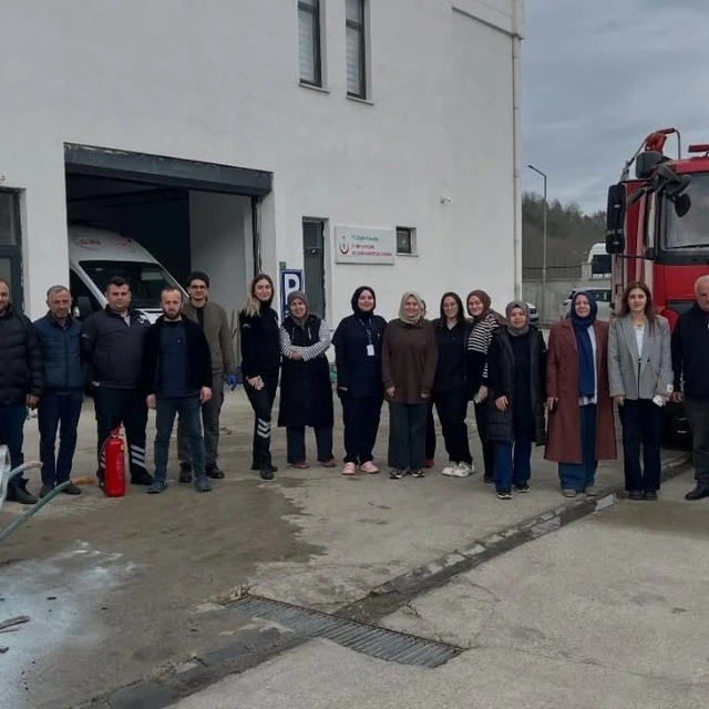 Hastane personeline yangına müdahale eğitimi