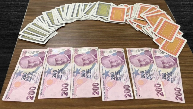 Kırşehir'de kumar oynayan 3 kişiye 34 bin 812 lira ceza kesildi