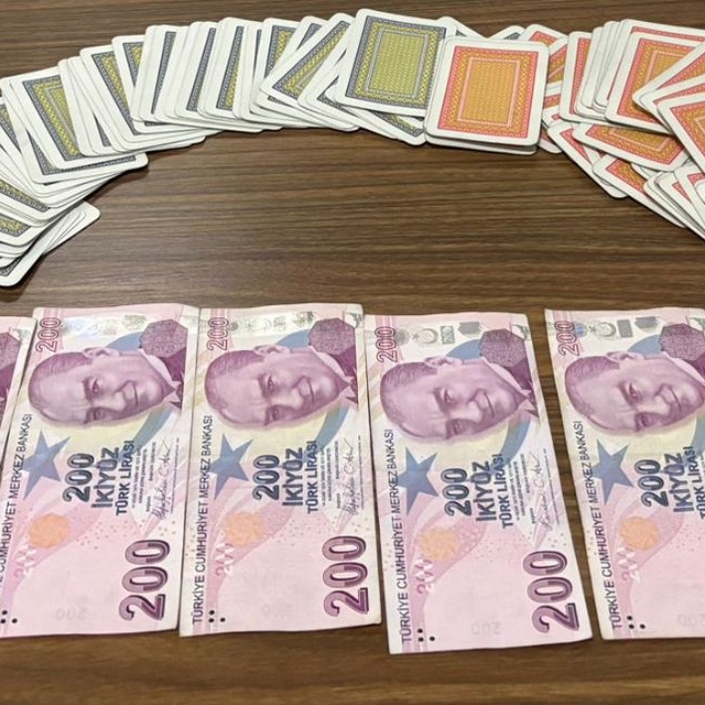 Kırşehir'de kumar oynayan 3 kişiye 34 bin 812 lira ceza kesildi